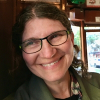 Photo of Leslie Buxbaum